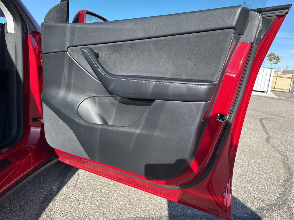 Used 2022 Tesla Model Y Long Range image 31