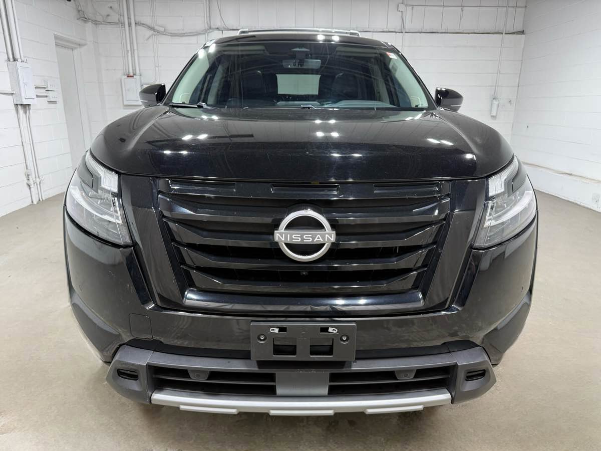 Used 2024 Nissan Pathfinder SL w/ SL Premium Package AWD/4WD image 2