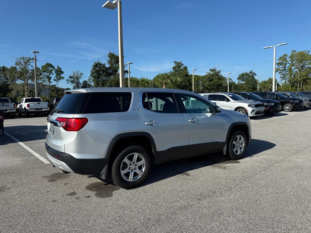 Used 2018 GMC Acadia SLE w/ LPO, Protection Package FWD image 3