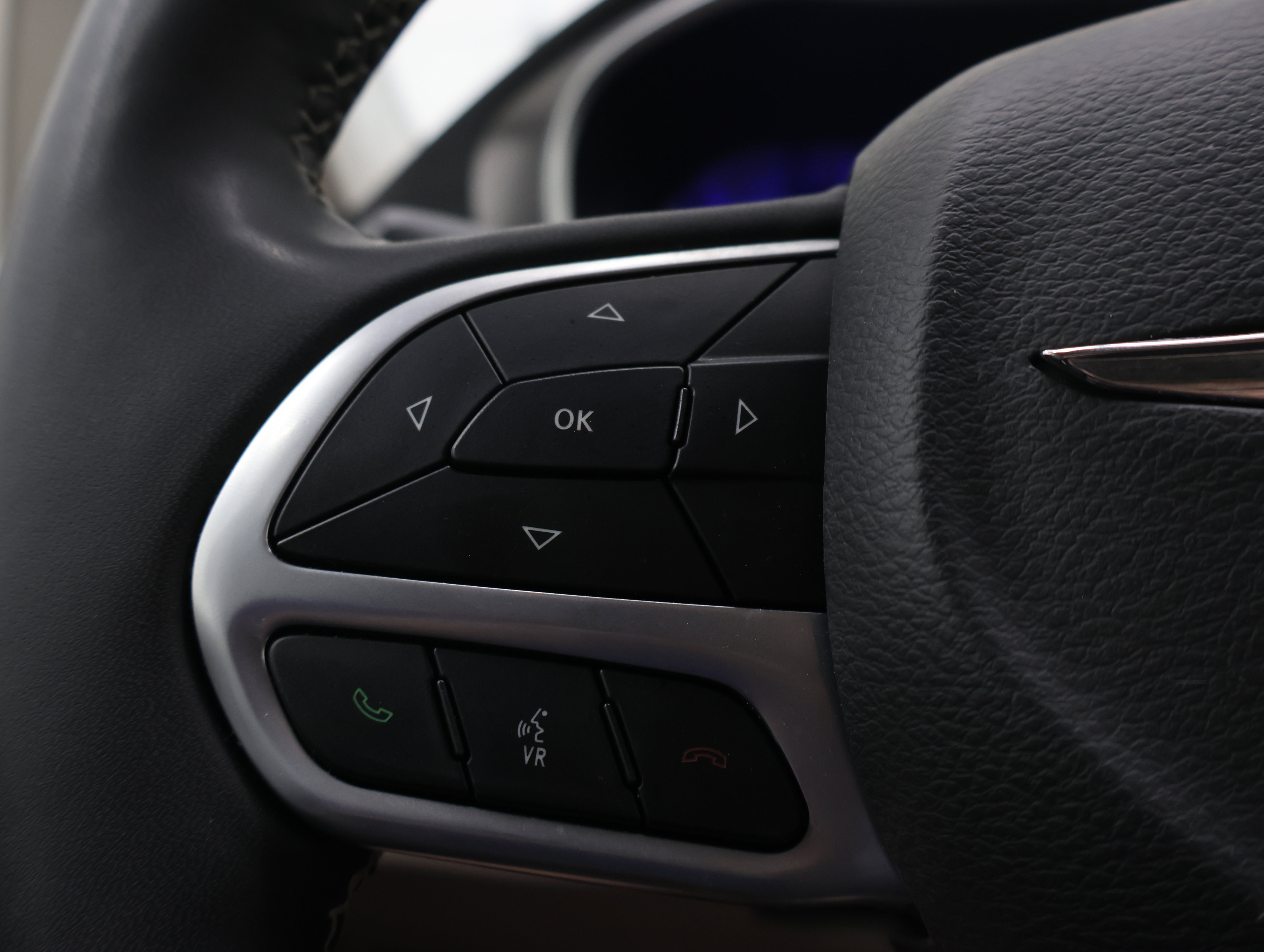 Used 2024 Chrysler Pacifica Touring-L FWD image 15
