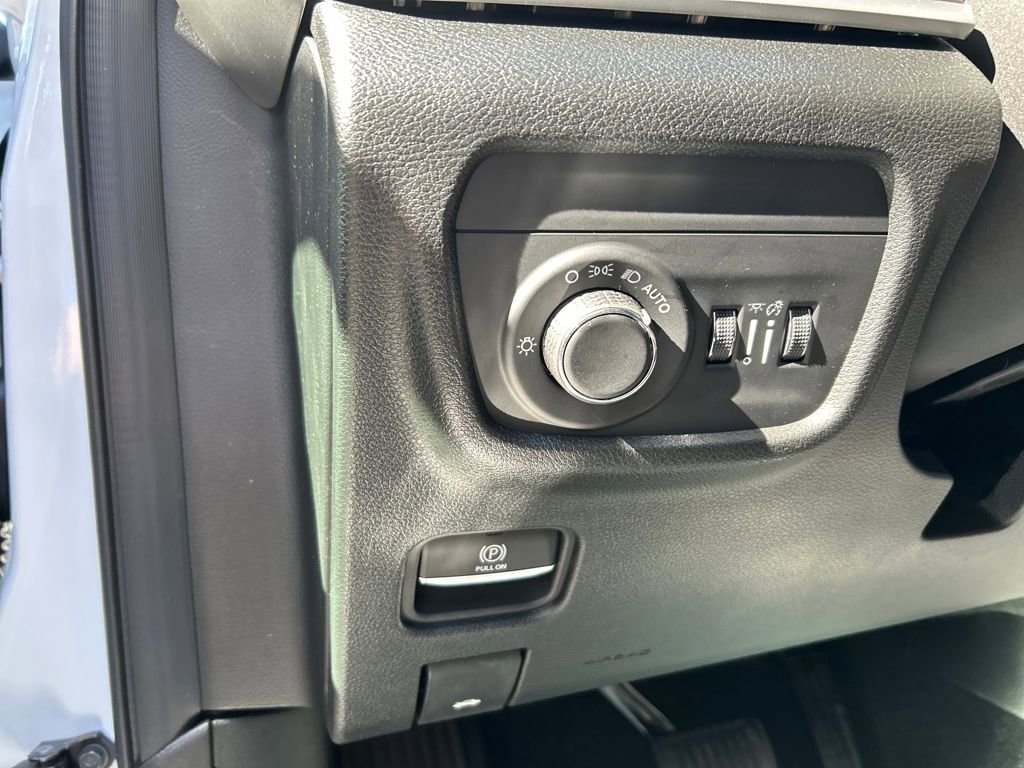 New 2025 Jeep Grand Cherokee L Altitude image 13