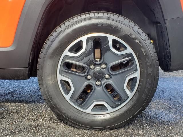 Used 2016 Jeep Renegade Trailhawk image 20