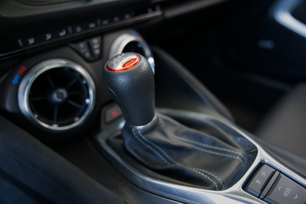 Used 2016 Chevrolet Camaro SS RWD image 10