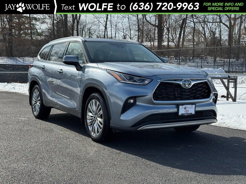 Used 2024 Toyota Highlander Platinum