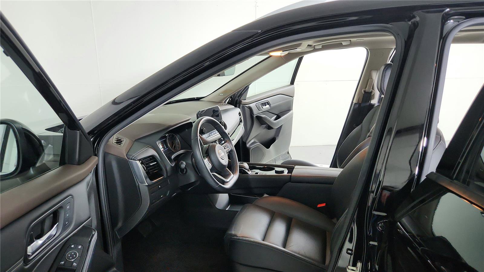 Used 2023 Nissan Rogue SL w/ SL Premium Package AWD/4WD image 9