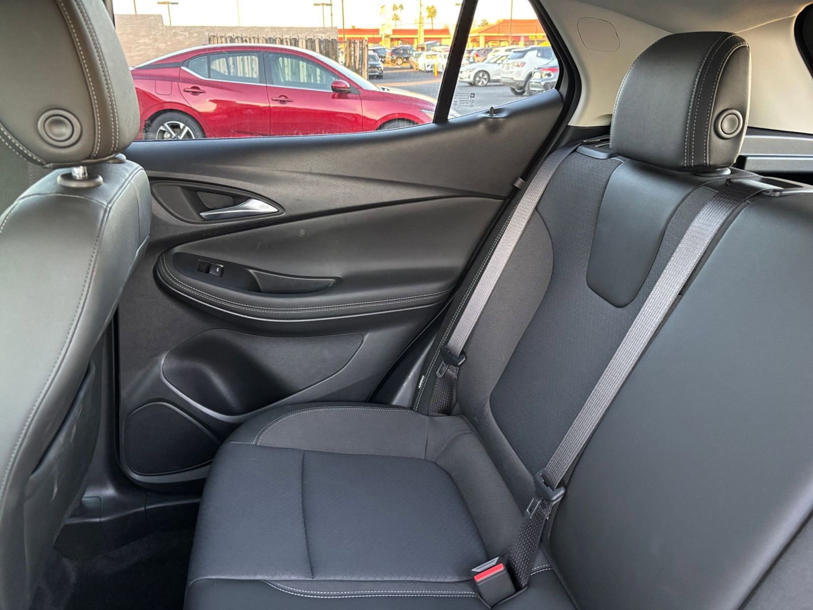 Used 2025 Buick Encore GX Preferred image 37