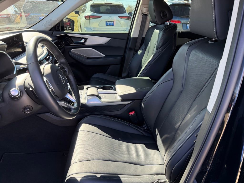 Used 2023 Acura MDX SH-AWD w/ Technology Package image 12