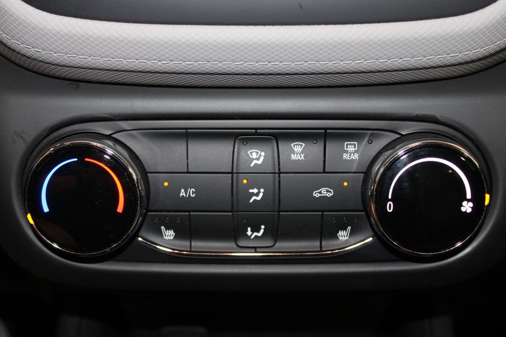 Used 2022 Chevrolet TrailBlazer LT FWD image 39