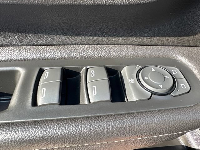 Used 2022 GMC Terrain SLT w/ Infotainment Package II AWD/4WD image 12