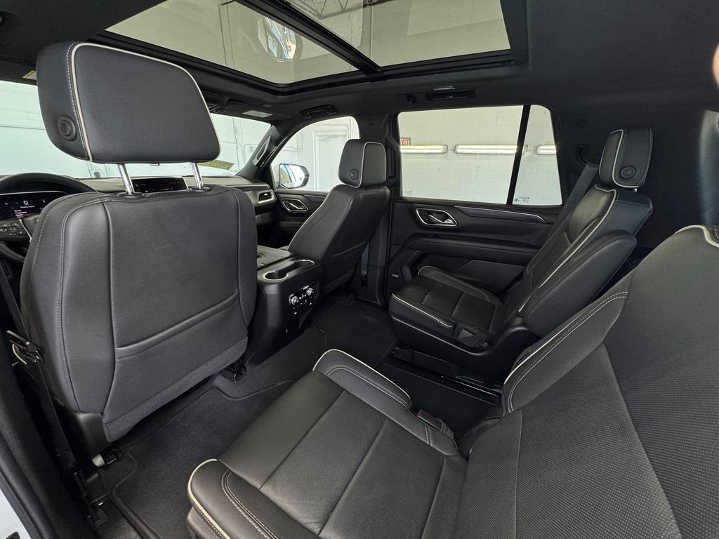 Used 2024 GMC Yukon SLT w/ SLT Luxury Package AWD/4WD image 21
