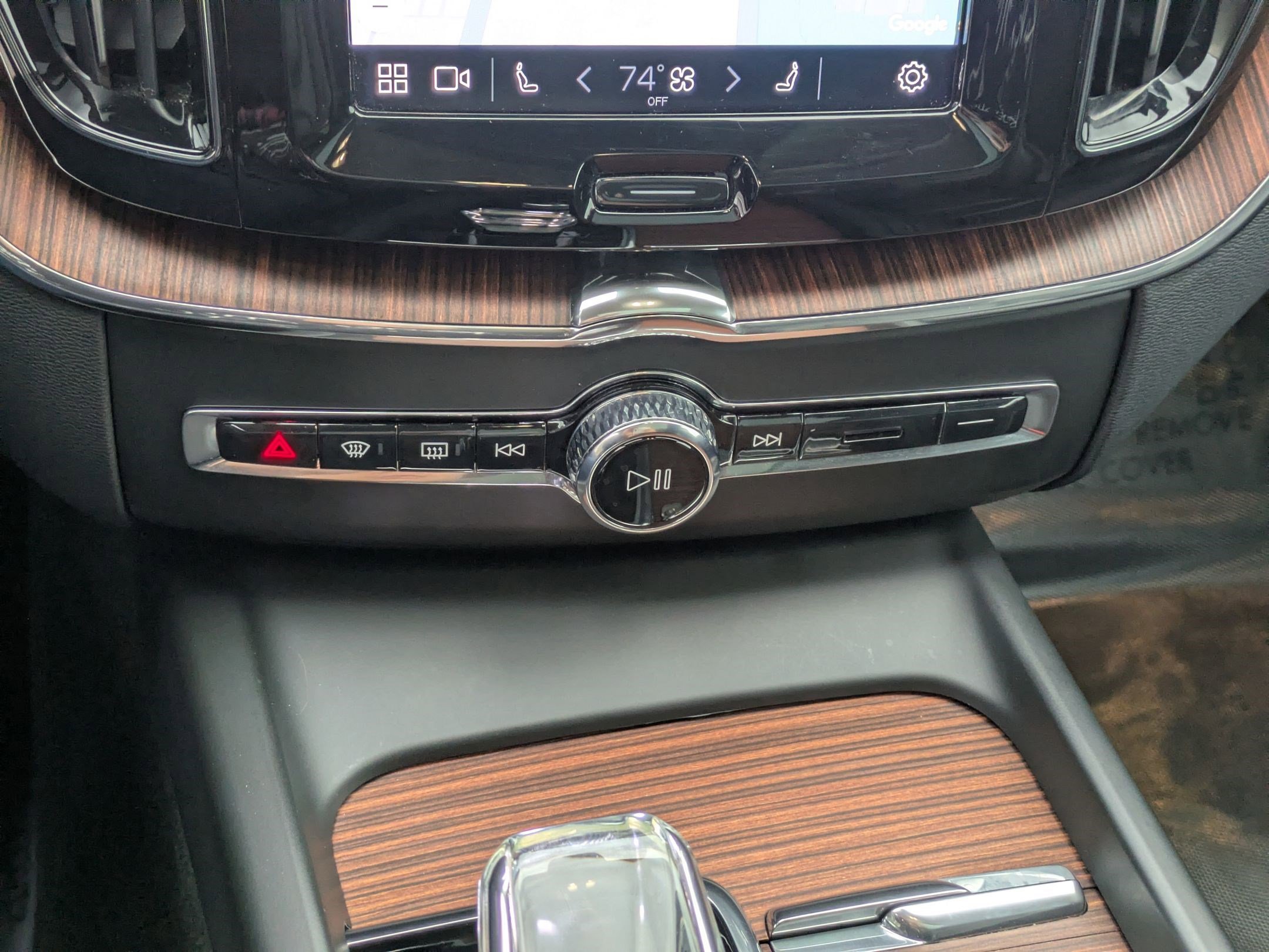 Certified 2023 Volvo XC60 B6 Ultimate w/ Protection Package Premier image 23