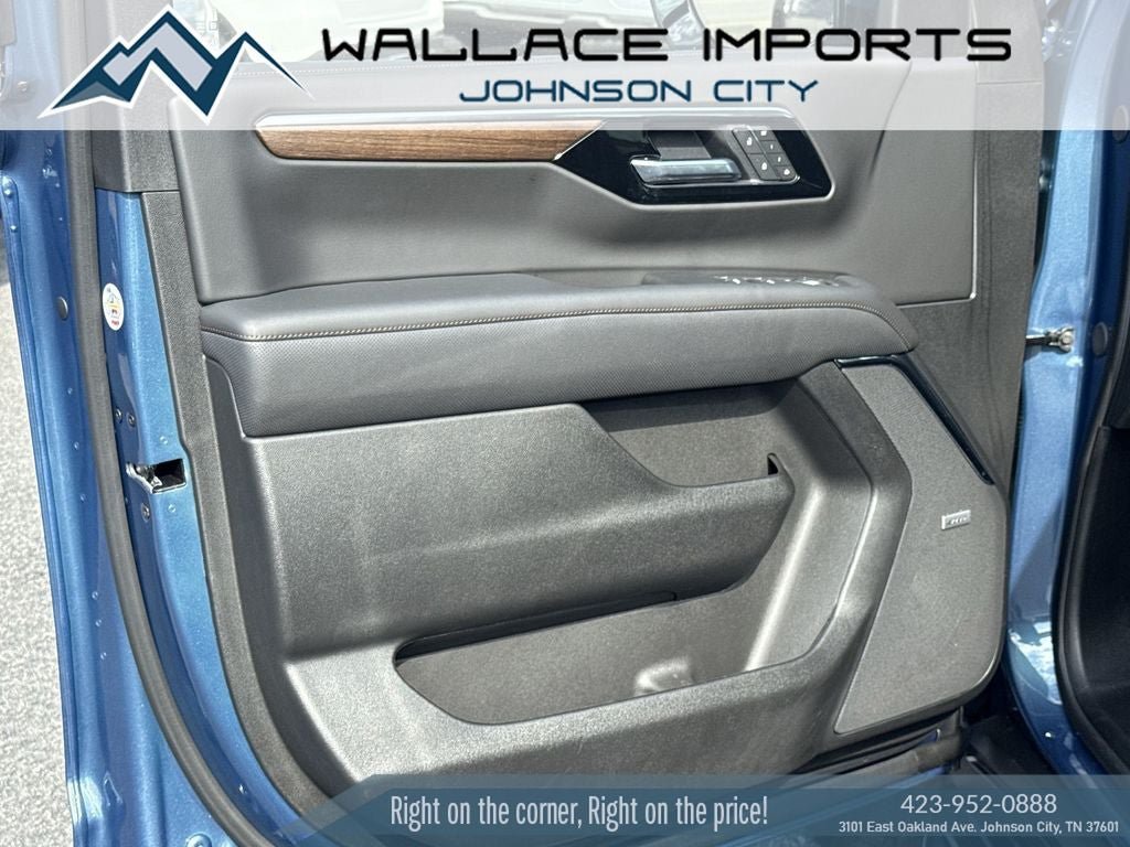 Used 2025 Chevrolet Suburban High Country w/ Sun And Tow Package AWD/4WD image 12