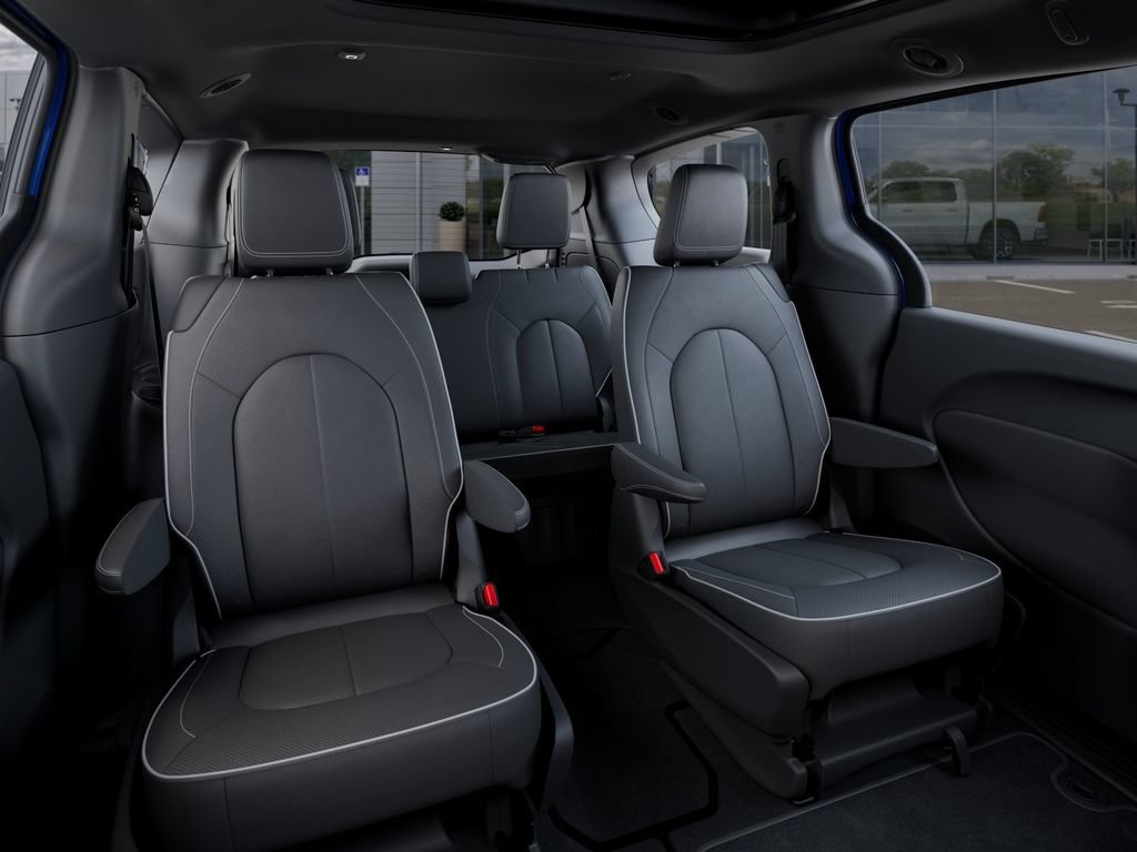 New 2027 Chrysler Pacifica Limited AWD/4WD image 16