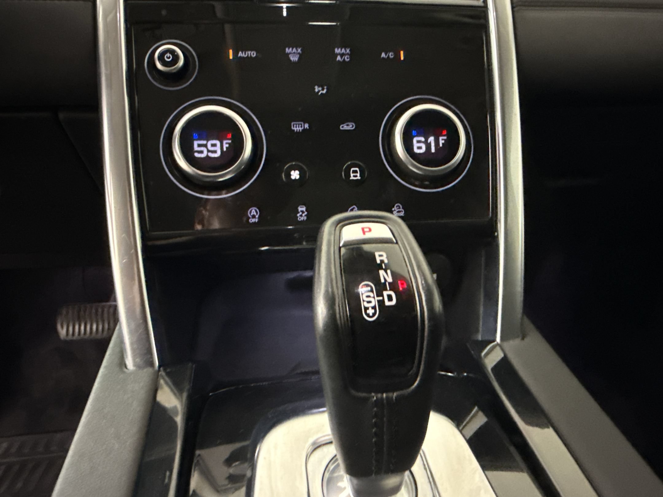 Used 2020 Land Rover Discovery Sport AWD/4WD image 18