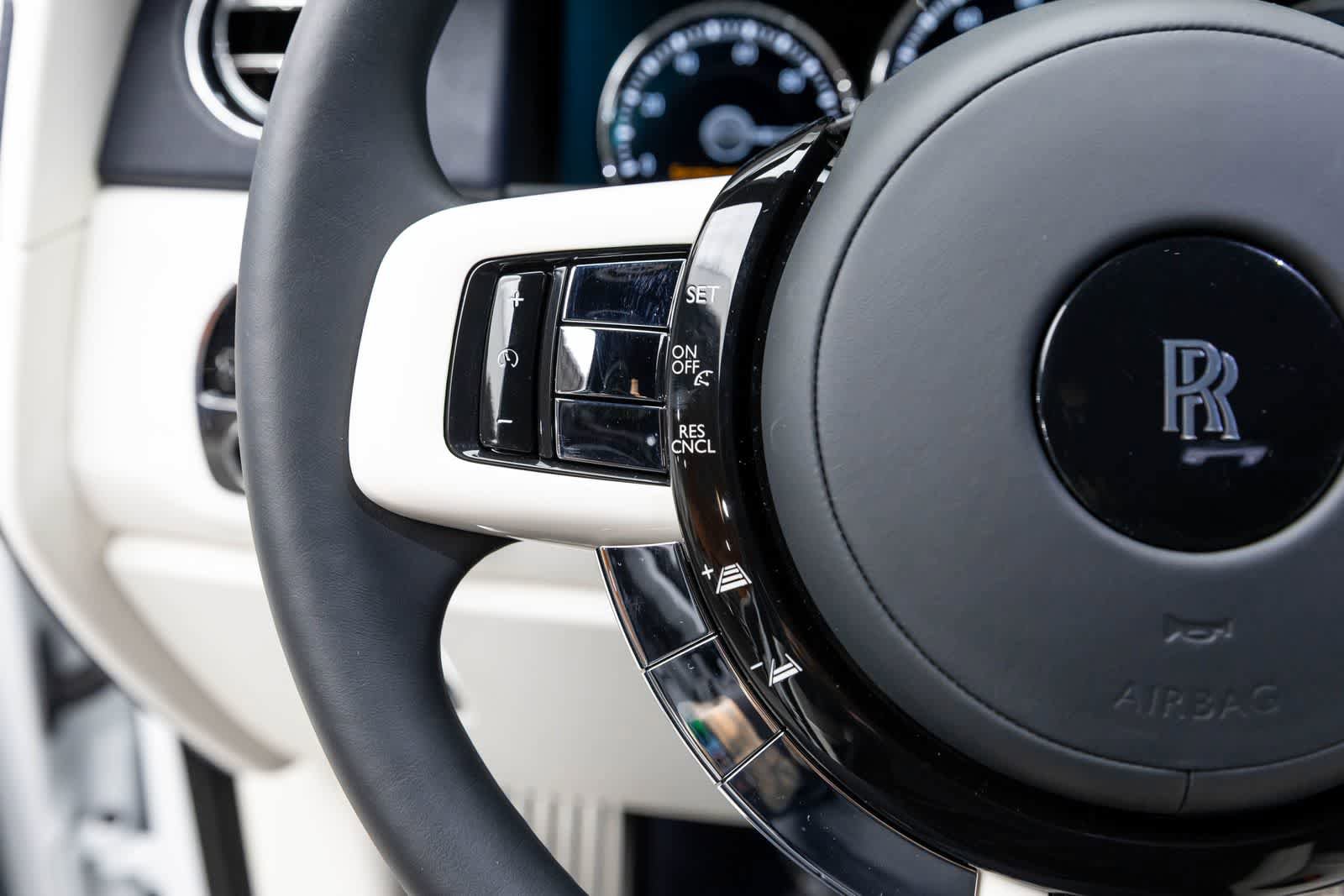 Used 2023 Rolls-Royce Cullinan w/ Cullinan Package image 36