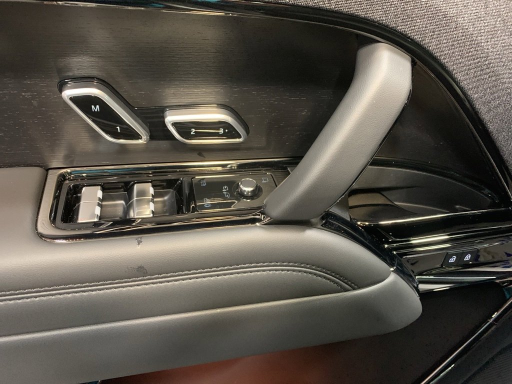 Used 2025 Land Rover Range Rover Sport image 7