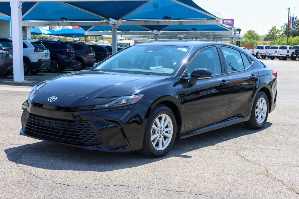 Used 2025 Toyota Camry LE FWD image 6