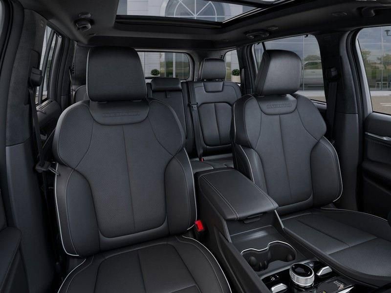 New 2025 Jeep Grand Cherokee Overland image 16