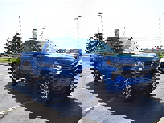 Used 2023 Chevrolet Silverado 1500 RST image 3