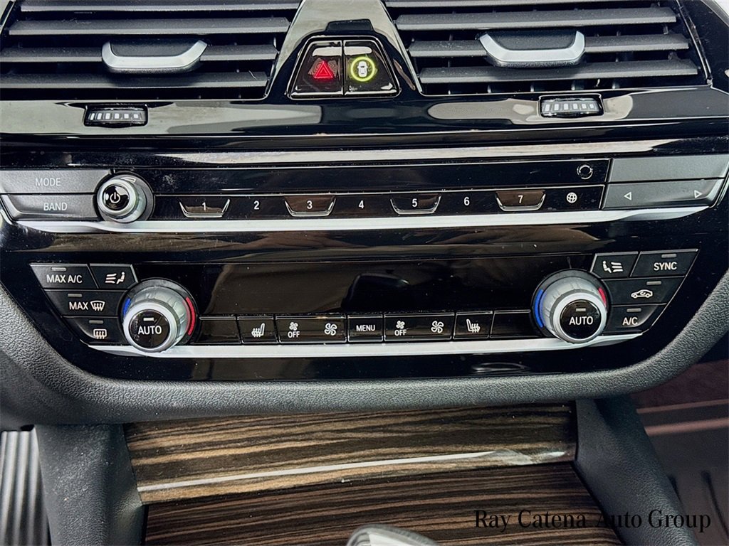 Certified 2022 BMW 530i xDrive w/ Premium Package image 16