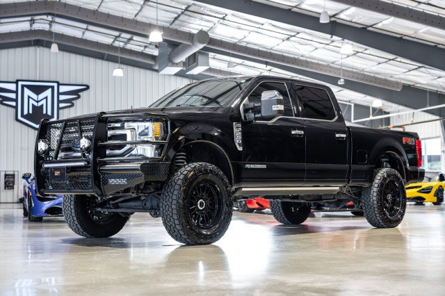 Used 2022 Ford F250 Platinum w/ FX4 Off-Road Package AWD/4WD image 2