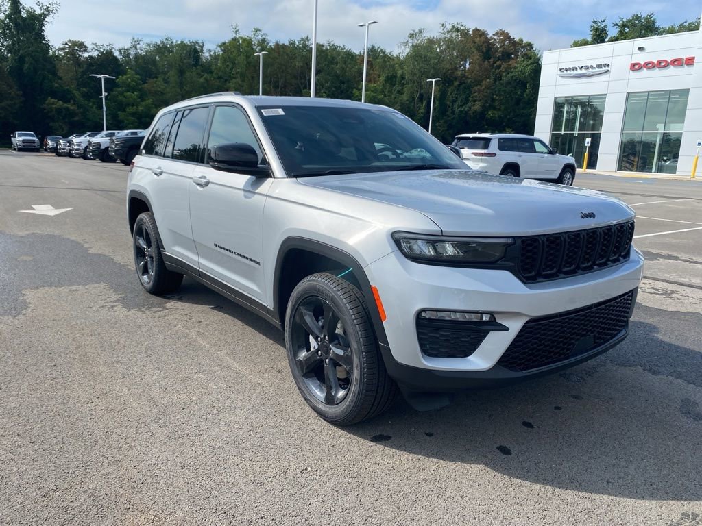 New 2025 Jeep Grand Cherokee Limited w/ Black Appearance Package