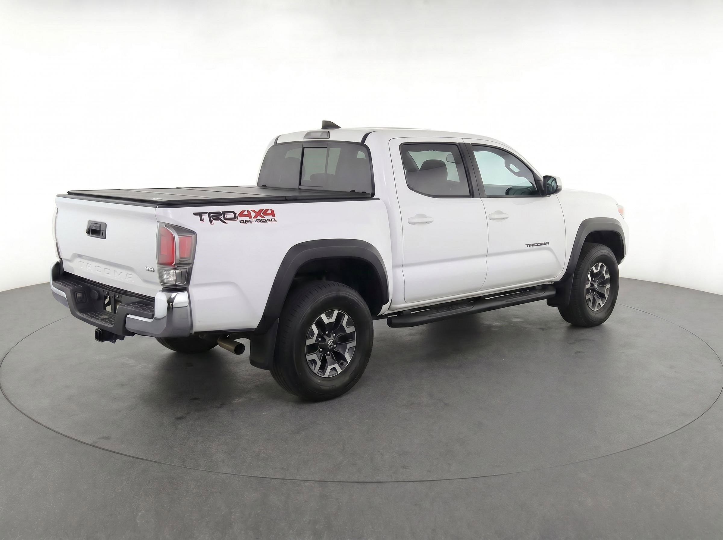 Used 2017 Toyota Tacoma TRD Off-Road w/ Tow Package (A/T) AWD/4WD image 4