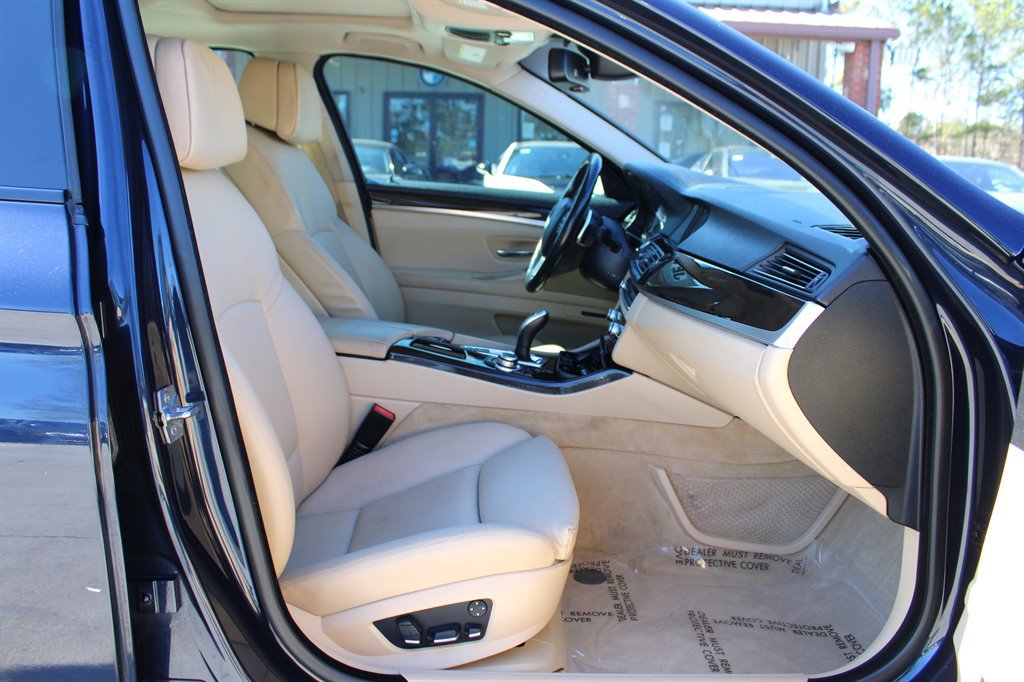 Used 2011 BMW 550i Sedan RWD image 16