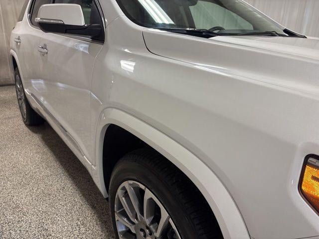 Used 2023 GMC Acadia Denali w/ Denali Ultimate Package AWD/4WD image 9