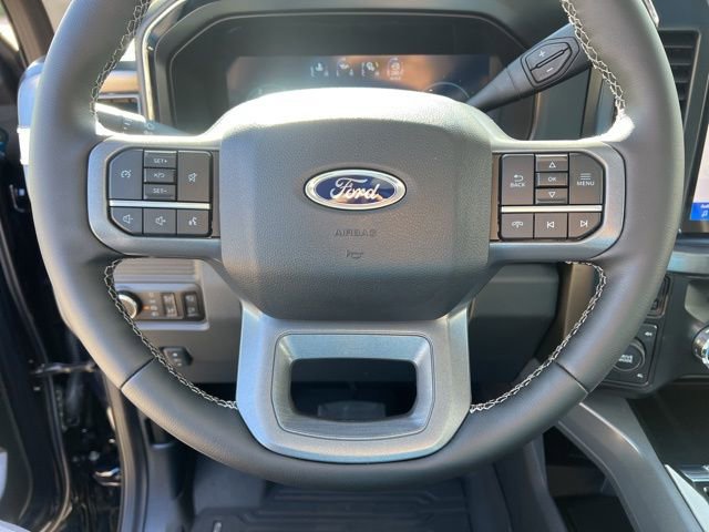 Used 2025 Ford F350 Lariat w/ Black Appearance Package image 19