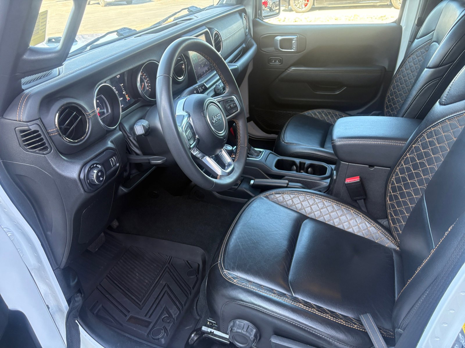 Used 2023 Jeep Gladiator Overland image 12