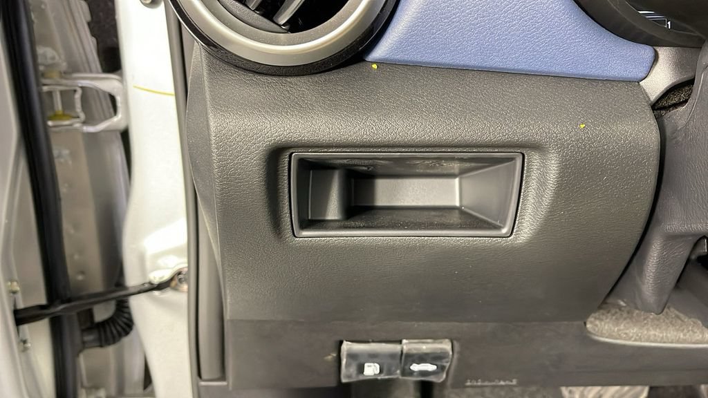 Used 2025 Nissan Versa SV w/ Trunk Package FWD image 28