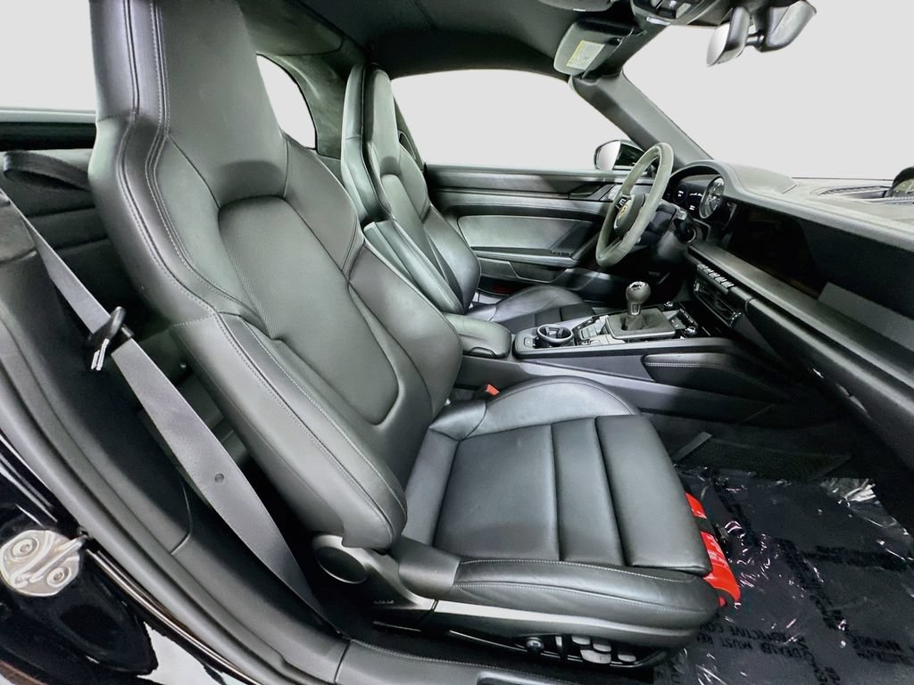 Certified 2022 Porsche 911 Targa 4 GTS AWD/4WD image 26