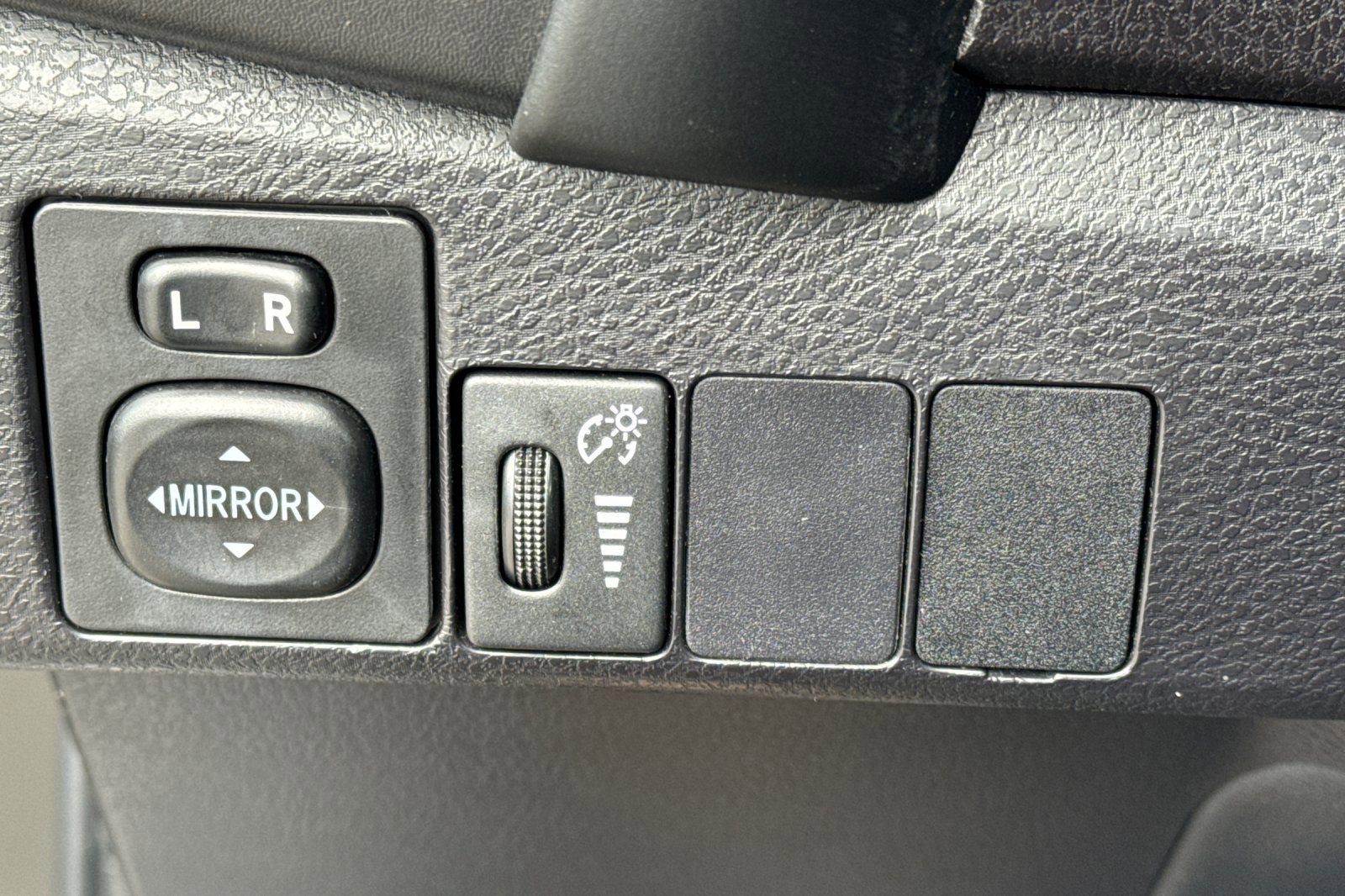 Used 2019 Toyota Corolla LE image 26