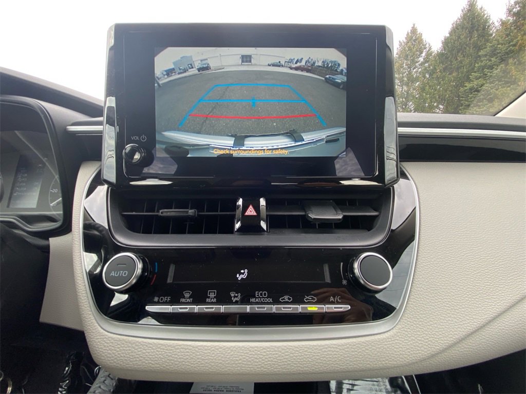 Used 2025 Toyota Corolla LE image 18