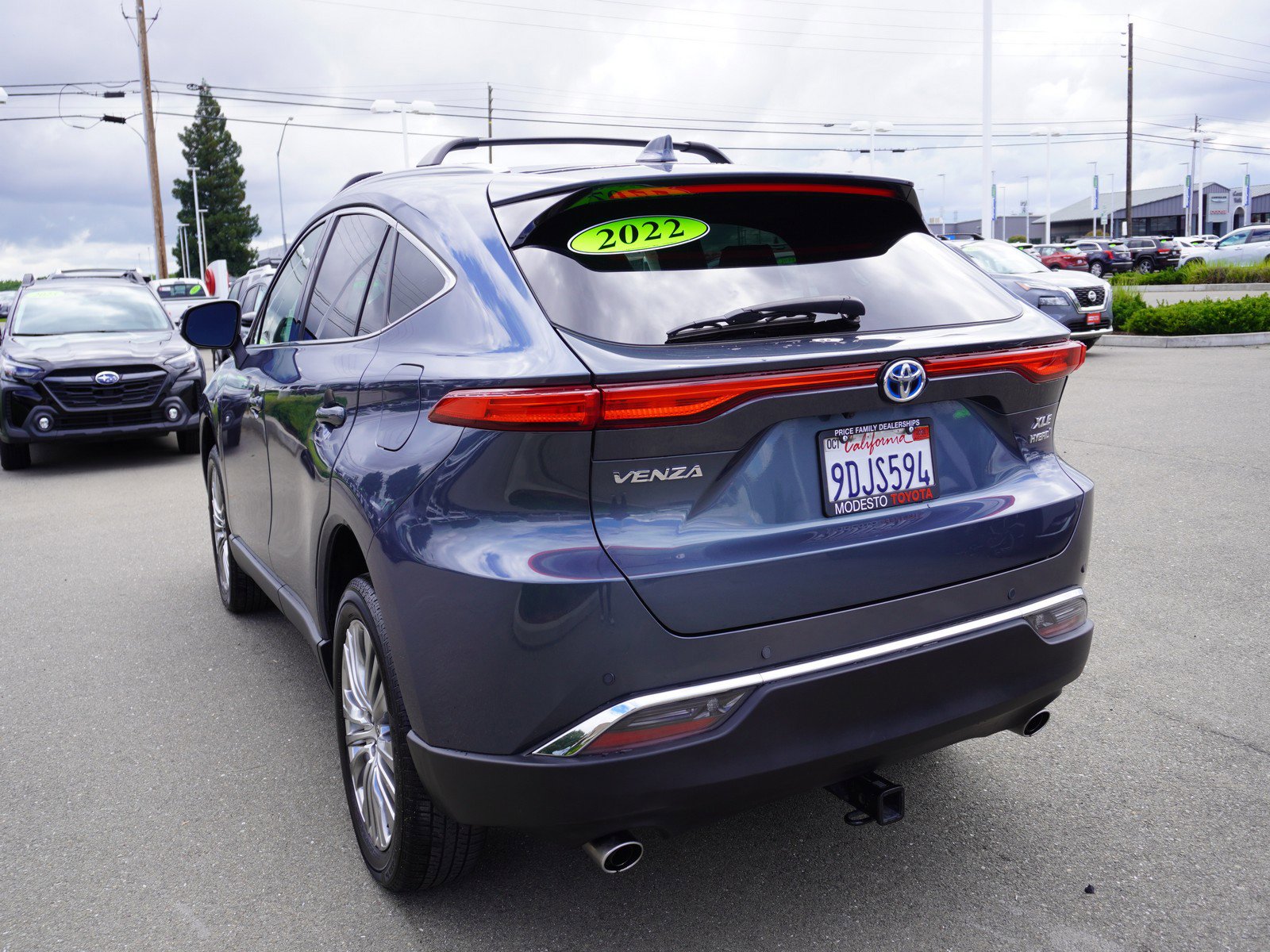 Used 2022 Toyota Venza XLE AWD/4WD image 8