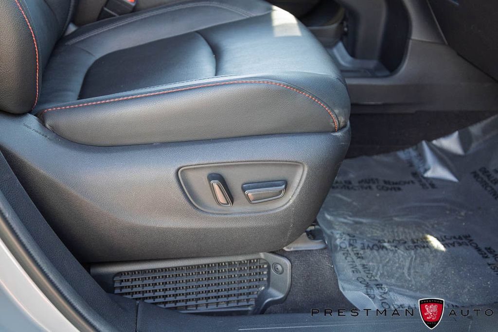 Used 2025 Toyota Sienna XSE FWD image 26