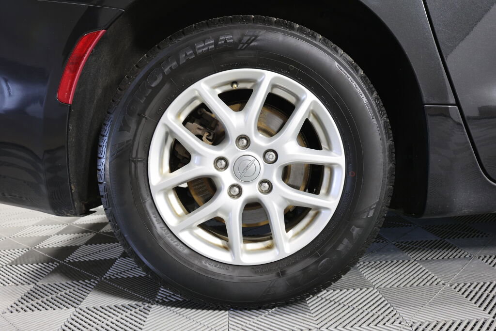 Used 2017 Chrysler Pacifica Touring image 7