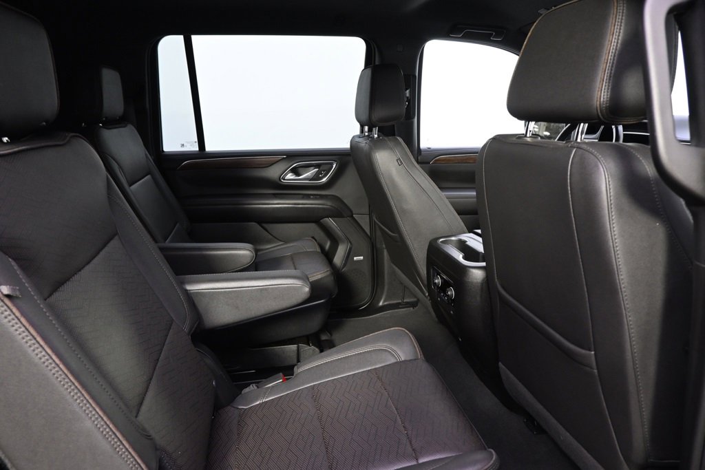 Used 2023 Chevrolet Suburban High Country image 18