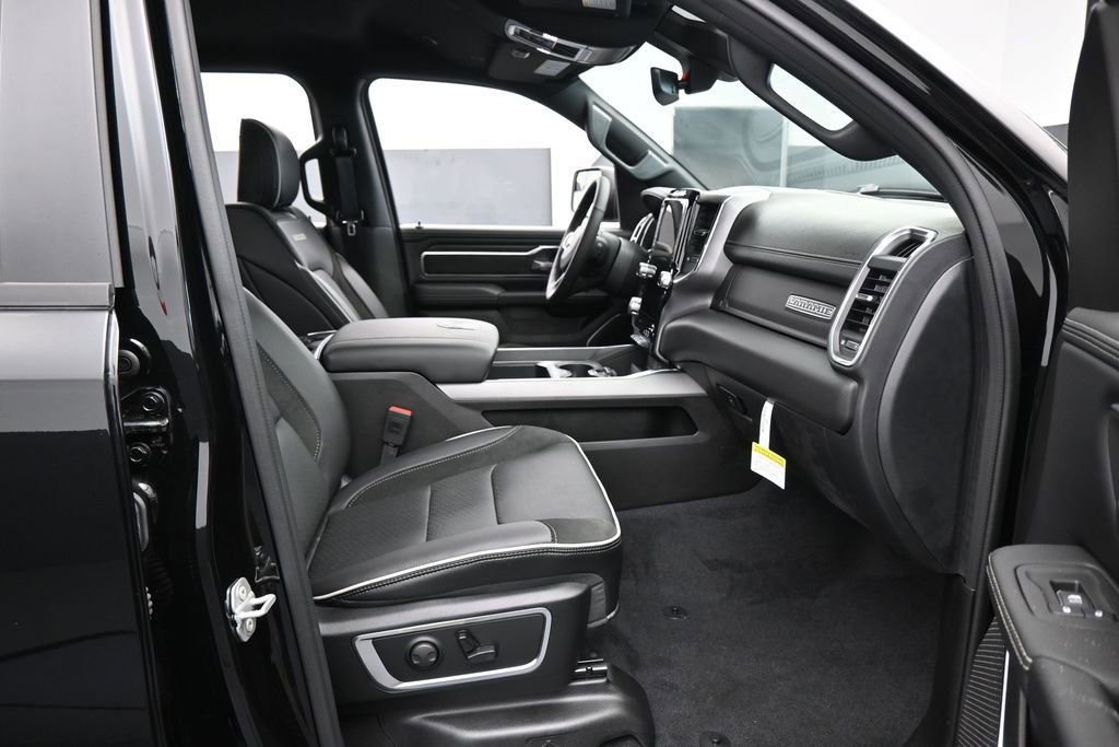 Used 2026 RAM 1500 Laramie AWD/4WD image 39
