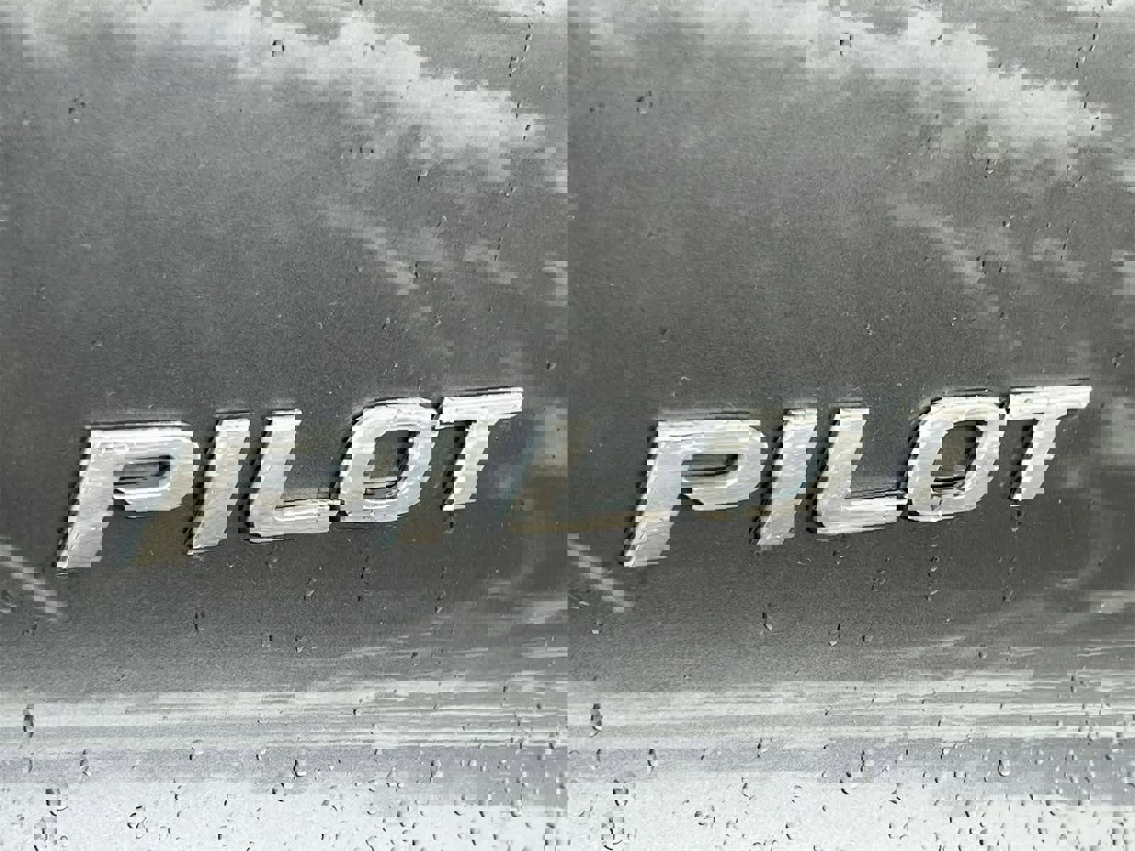 Used 2017 Honda Pilot Touring image 13