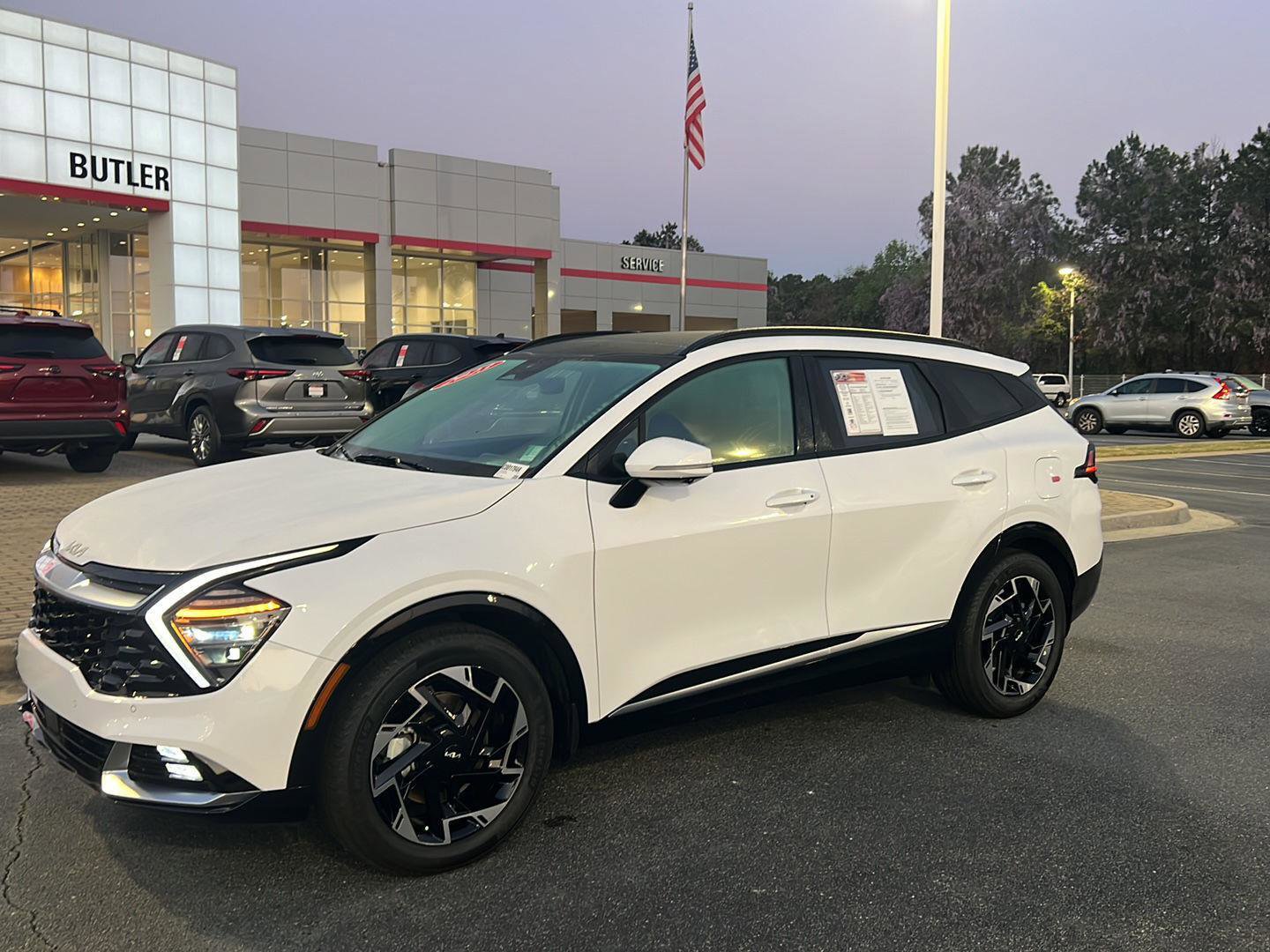 Used 2023 Kia Sportage SX image 1