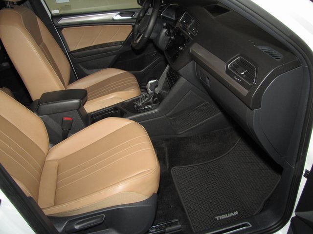 Used 2024 Volkswagen Tiguan SE R-Line image 20