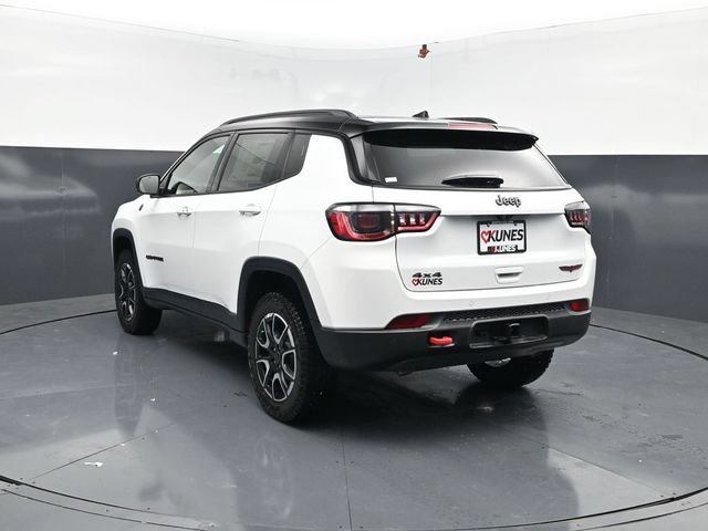 New 2026 Jeep Compass Trailhawk w/ Sun, Sound & Navigation Group AWD/4WD image 7