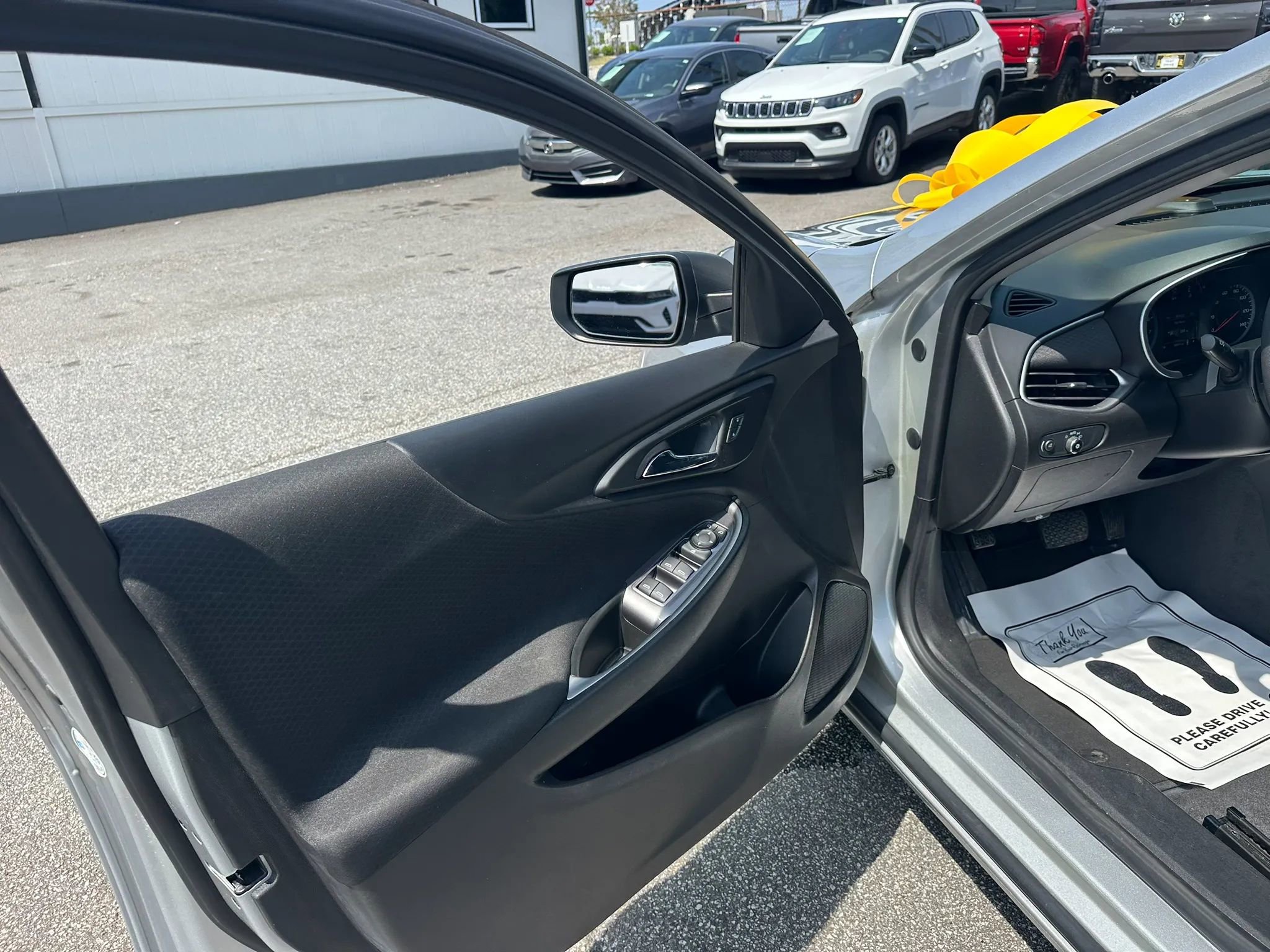 Used 2020 Chevrolet Malibu LS FWD image 21