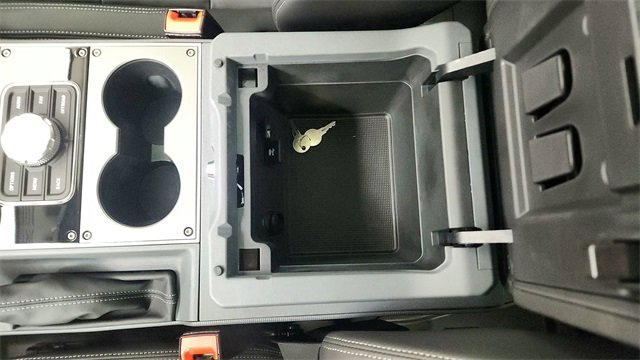 Used 2024 INEOS Grenadier Fieldmaster Edition image 52