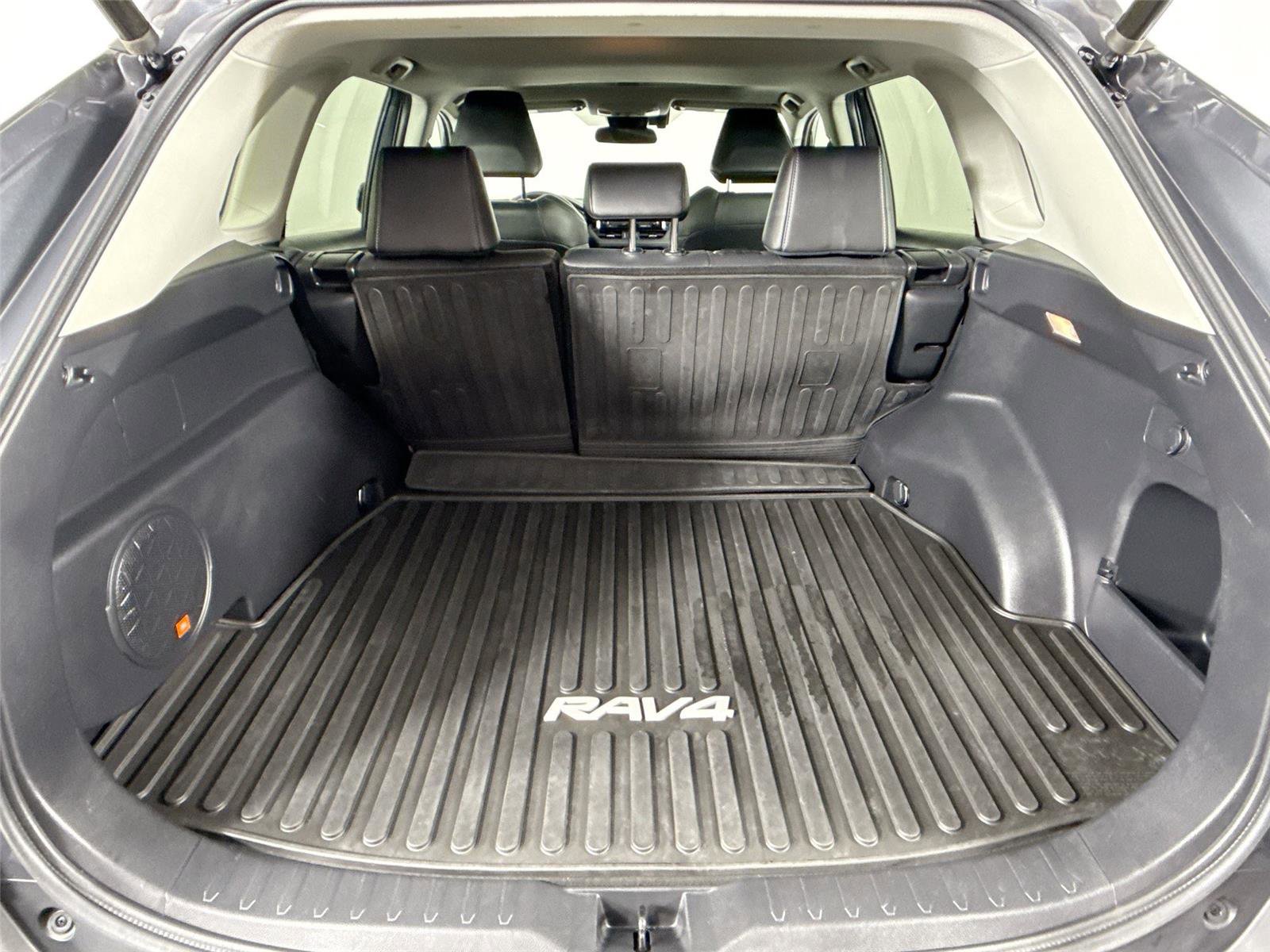 Certified 2020 Toyota RAV4 XLE Premium image 38