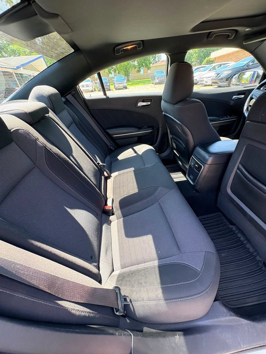 Used 2019 Dodge Charger SXT RWD image 14