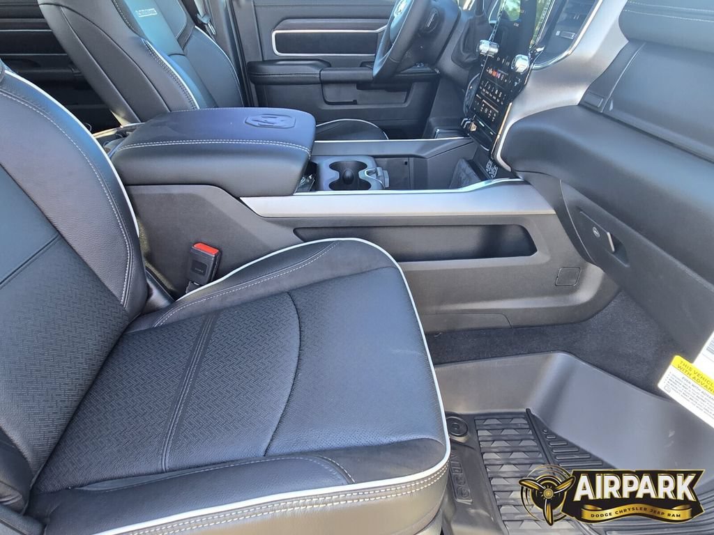 New 2026 RAM 2500 Laramie AWD/4WD image 13