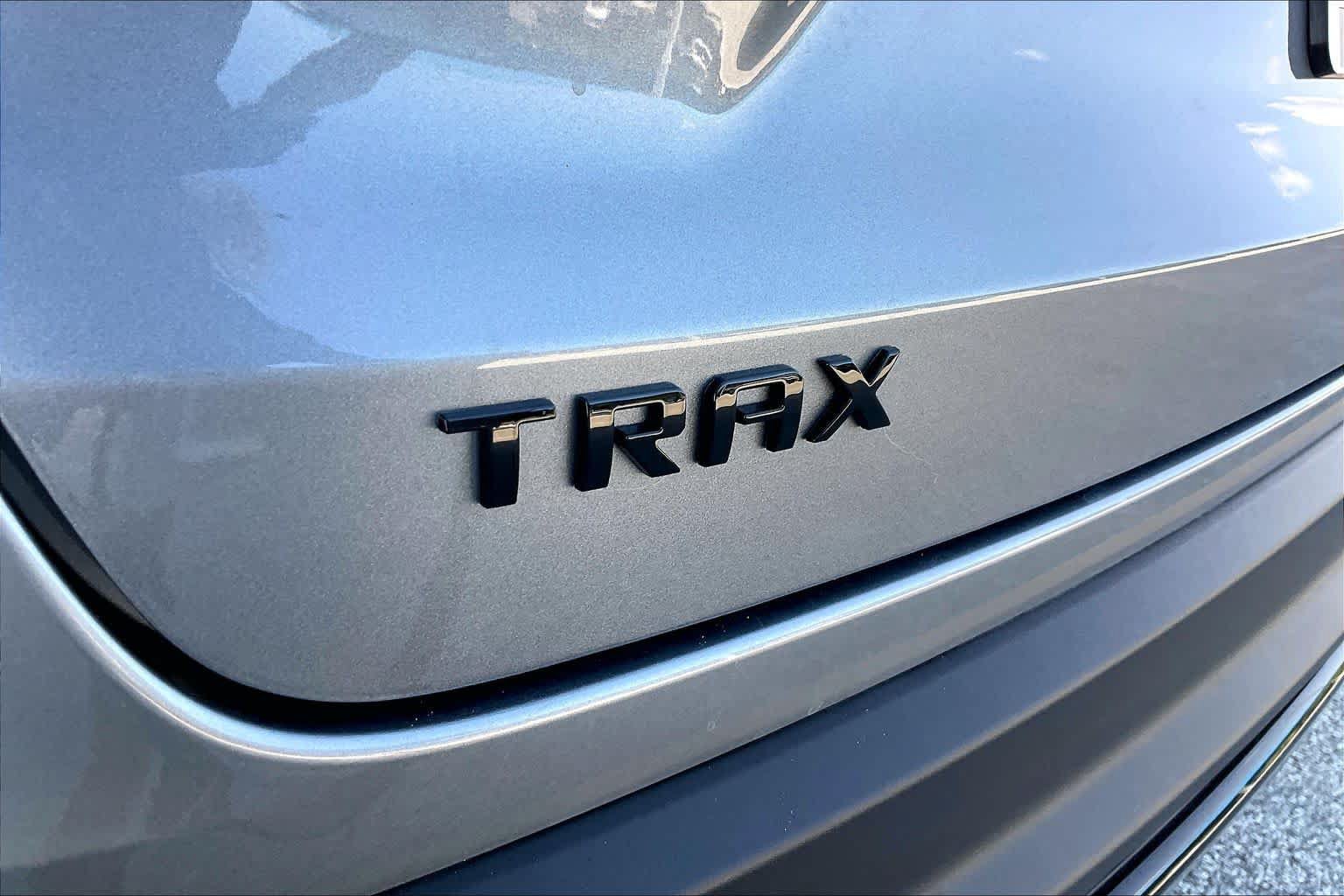 Used 2026 Chevrolet Trax RS w/ Sunroof Package FWD image 32